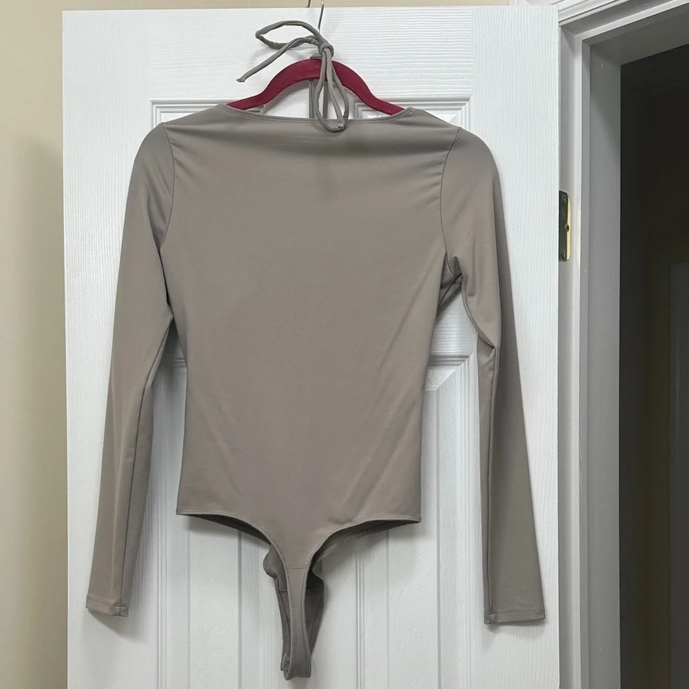 Like New! Abercrombie & Fitch Taupe Long Sleeve Bodysuit